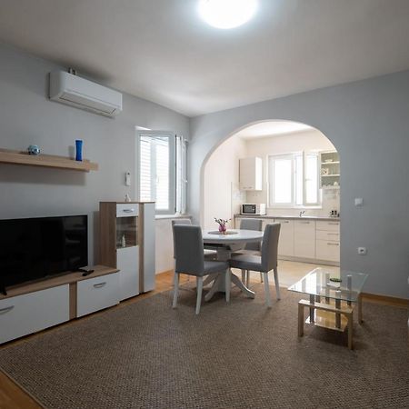 Modern Apartment Edda - Quiet Area - Close To Old Town And Beaches Zadar Buitenkant foto