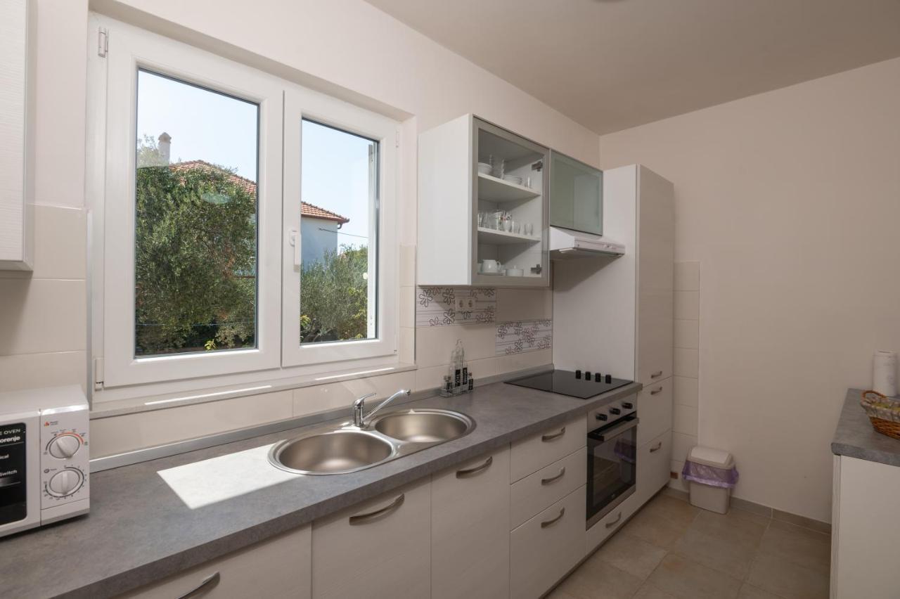 Modern Apartment Edda - Quiet Area - Close To Old Town And Beaches Zadar Buitenkant foto