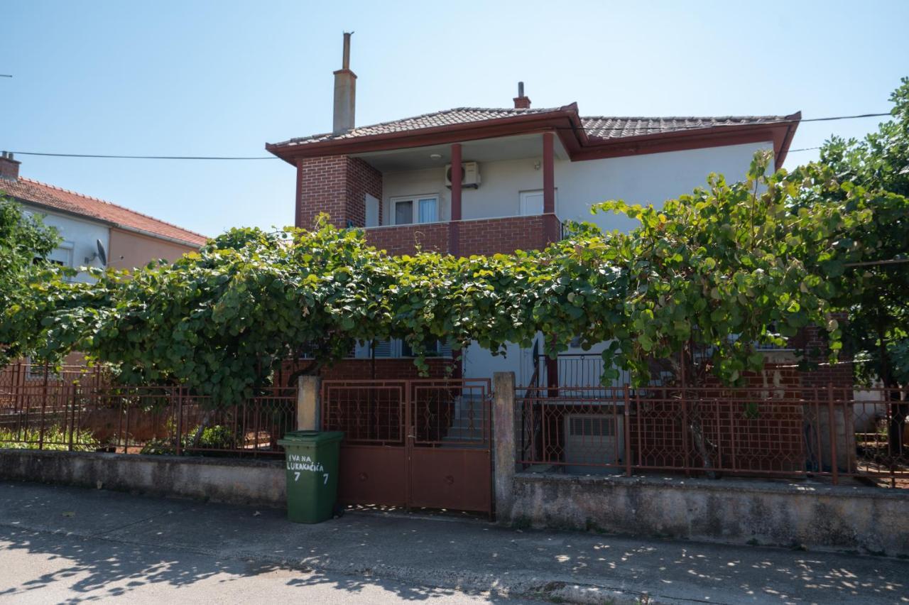Modern Apartment Edda - Quiet Area - Close To Old Town And Beaches Zadar Buitenkant foto